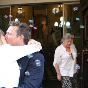 Exclusif - No web - No blog - Benjamin Castaldi et sa femme Aurore Aleman - Sorties de la mairie - Mariage de Benjamin Castaldi et Aurore Aleman à la mairie de Marseille, le 27 août 2016. © Jacovides-Moreau/Bestimage27/08/2016 - Marseille