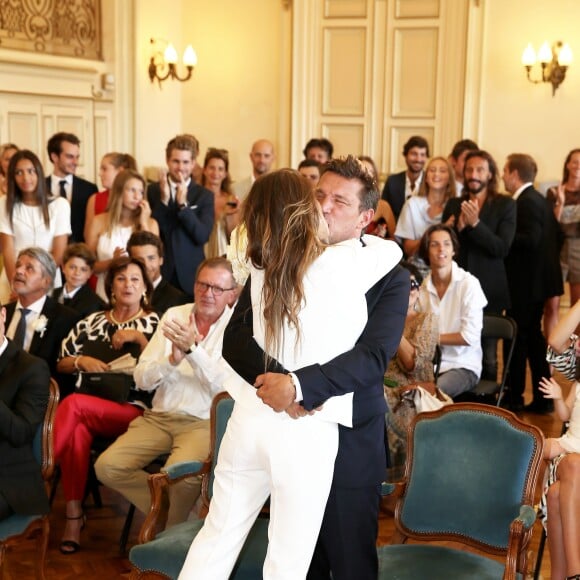 Exclusif - Prix Spécial - No web - No blog - Benjamin Castaldi et sa femme Aurore Aleman - Mairie - Mariage civil de Benjamin Castaldi et Aurore Aleman à la mairie de Marseille, le 27 août 2016. © Jacovides-Moreau/Bestimage27/08/2016 - Marseille