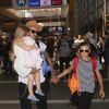David Beckham, sa femme Victoria et leurs enfants Brooklyn, Romeo, Cruz et Harper prennent un vol à l'aéroport de Los Angeles, le 31 août 2015