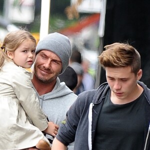 Exclusif -David Beckham sort déjeuner au restaurant Grainger & Co à Londres avec ses enfants Harper et Brooklyn le 26 juin 2015