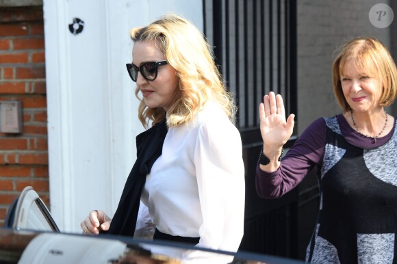 Madonna visite l'école de son fils Rocco à Londres le 13 septembre 2016.