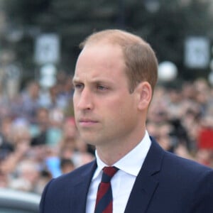 Le prince William, duc de Cambridge et Kate Middleton, duchesse de Cambridge, accompagnés de leurs enfants, le prince Georges et la princesse Charlotte, visitent la Colombie-Britannique et le Yukon au Canada. Le couple royal est arrivé à l'aéroport de Victoria où il a été accueilli par le Premier ministre Justin Trudeau et sa femme Sophie Grégoire Trudeau. Canada, le 24 septembre 2016.