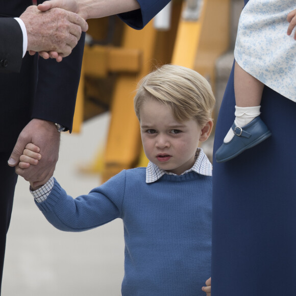 Le prince William, duc de Cambridge, et Kate Middleton, duchesse de Cambridge, sont arrivés le 24 septembre 2016 à Victoria au Canada avec leurs enfants le prince George et la princesse Charlotte pour leur tournée officielle, accueillis notamment par le Premier ministre Justin Trudeau.