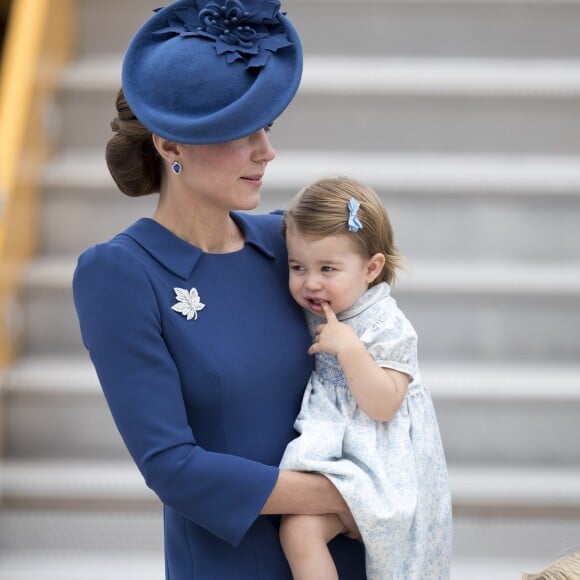 Le prince William, duc de Cambridge, et Kate Middleton, duchesse de Cambridge, sont arrivés le 24 septembre 2016 à Victoria au Canada avec leurs enfants le prince George et la princesse Charlotte pour leur tournée officielle, accueillis notamment par le Premier ministre Justin Trudeau.