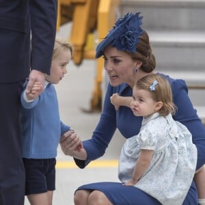 Le prince William, duc de Cambridge, et Kate Middleton, duchesse de Cambridge, sont arrivés le 24 septembre 2016 à Victoria au Canada avec leurs enfants le prince George et la princesse Charlotte pour leur tournée officielle, accueillis notamment par le Premier ministre Justin Trudeau.