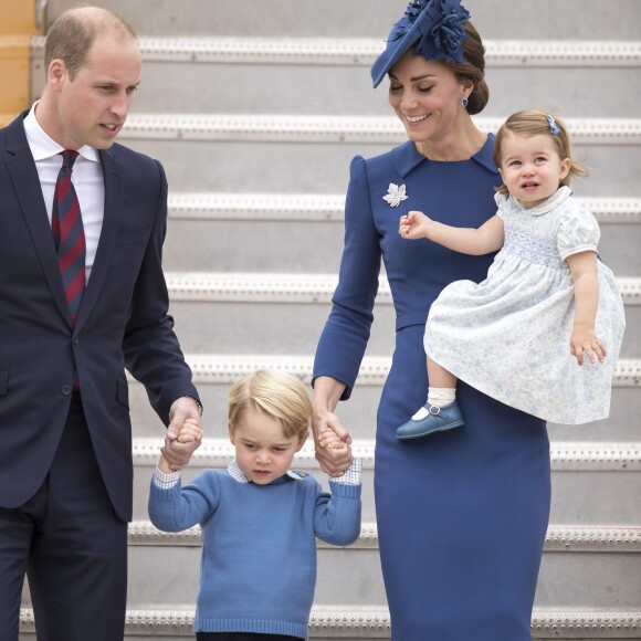 Le prince William, duc de Cambridge, et Kate Middleton, duchesse de Cambridge, sont arrivés le 24 septembre 2016 à Victoria au Canada avec leurs enfants le prince George et la princesse Charlotte pour leur tournée officielle, accueillis notamment par le Premier ministre Justin Trudeau.