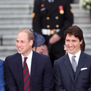 Le prince William, duc de Cambridge, et Kate Middleton, duchesse de Cambridge, sont arrivés le 24 septembre 2016 à Victoria au Canada avec leurs enfants le prince George et la princesse Charlotte pour leur tournée officielle, accueillis notamment par le Premier ministre Justin Trudeau.