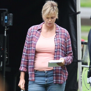 Charlize Theron pulpeuse sur le tournage du film Tully' à Vancouver, le 26 septembre 2016