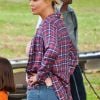 Charlize Theron a pris du poids pour le tournage du film Tully' à Vancouver, le 26 septembre 2016  A much heavier looking Charlize Theron is spotted on the set of 'Tully' in Vancouver, Canada on September 26, 2016. The film is about Marlo, a mother of three including a newborn, who is gifted a night nanny by her brother. Hesitant to the extravagance at first, Marlo comes to form a unique bond with the thoughtful, surprising and sometimes challenging young nanny named Tully.26/09/2016 - Vancouver