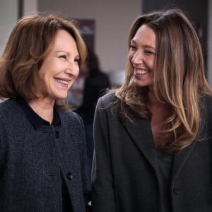 Laura Smet et Nathalie Baye dans la première saison de "Dix pour cent", sur France 2, en 2015.