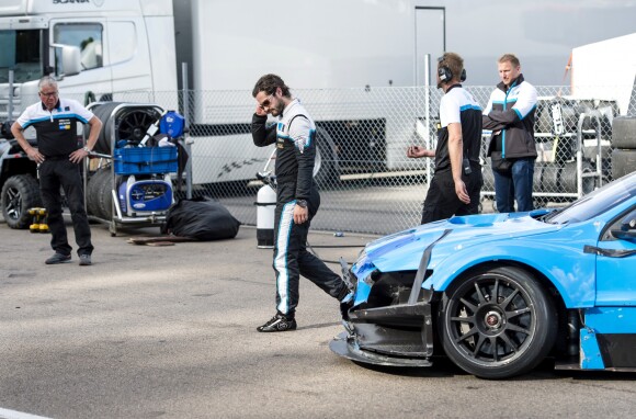 Le prince Carl Philip de Suède a crashé sa Volvo lors de la dernière manche du championnat de STCC à Knutstorp le 24 septembre 2016.