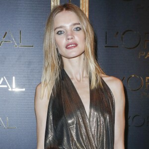 Natalia Vodianova - Photocall - Soirée "Gold Obsession" de L'Oréal à la Monnaie de Paris lors de la Fashion Week de Paris, le 2 octobre 2016.