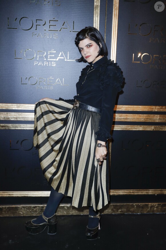 Soko - Photocall - Soirée "Gold Obsession" de L'Oréal à la Monnaie de Paris lors de la Fashion Week de Paris, le 2 octobre 2016.