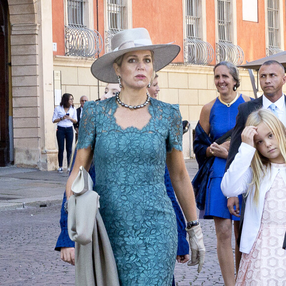 La reine Maxima des Pays-Bas et sa fille Ariane lors du baptême du prince Carlos Enrique Leonard, prince héréditaire de Parme, fils du prince Carlos de Bourbon-Parme, le 25 septembre 2016 au Dôme de Parme. © Albert Nieboer/DPA/ABACAPRESS.COM