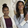 Barack Obama et ses filles Malia et Sasha ont grâcié une grosse dinde pour Thanksgiving à la Maison Blanche, le 26 novembre 2014