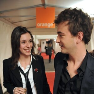 Renan Luce et Lolita Séchan dans les coulisses des Victoires de la musique à Paris, le 8 mars 2008.