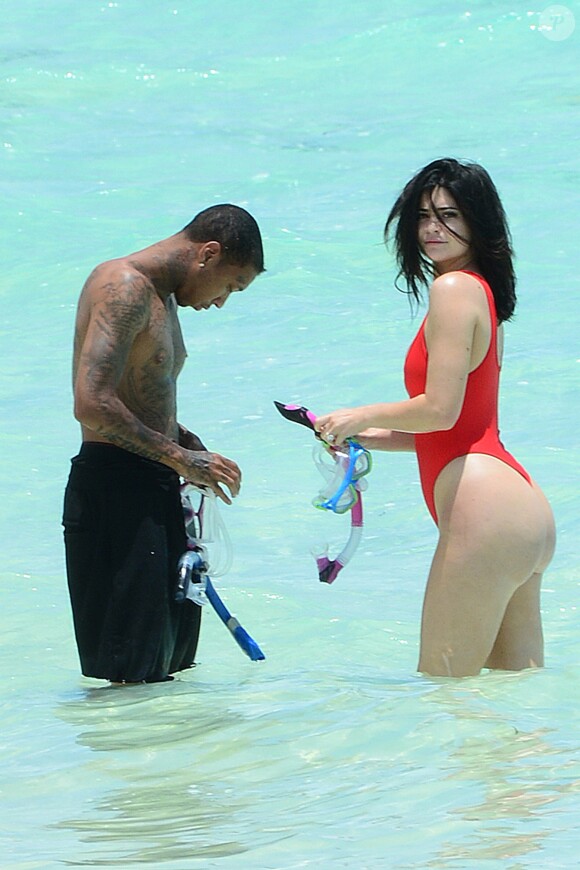 Tyga et Kylie Jenner aux Îles Turques-et-Caïques le 12 août 2016.