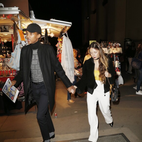 Le chanteur Stromae et sa femme Coralie Barbier - Défilé de mode "Kenzo" collection prêt-à-porter printemps-été 2017 lors de la Fashion Week de Paris à la Cité de l'architecture et du patrimoine au Trocadéro à Paris, France, le 4 octobre 2016. © Christophe Aubert via Bestimage