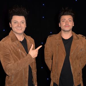 Kev Adams inaugure sa statue de cire au Musée Grévin à Paris, le 5 octobre 2016. © Veeren/Bestimage  French comedian Kev Adams unveils his wax figure at the Musee Grevin in Paris, France, on October 5, 2015.05/10/2016 - Paris