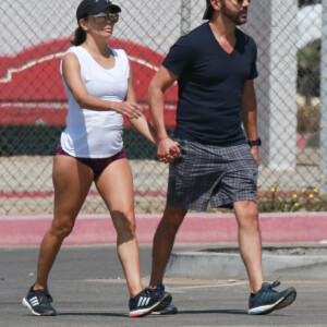 Exclusif - Eva Longoria et son mari Jose Baston se promènent le long de la plage à Malibu. Le 28 août 2016 © CPA / Bestimage