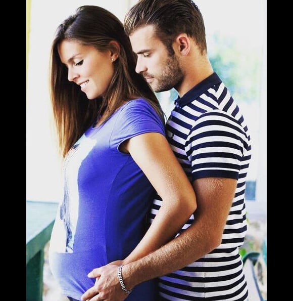 Guillaume Foucault et sa chérie Candice, enceinte. Instagram, le 6 octobre 2016