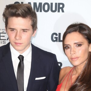 Victoria Beckham et son fils Brooklyn Beckham à la soirée des "Glamour Women Of The Year Awards" à New York, le 9 novembre 2015.