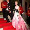 Charles et Camilla de Bourbon des Deux-Siciles arrivent au dîner du mariage du prince Leka II d'Albanie et d'Elia Zaharia au palais royal à Tirana, le 8 octobre 2016
