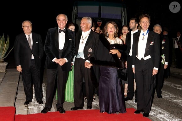 Frédéric Mitterrand, le Prince Michael et la Princesse Marina de Grèce, Stéphane Bern arrivent au dîner du mariage du prince Leka II d'Albanie et d'Elia Zaharia au palais royal à Tirana, le 8 octobre 2016