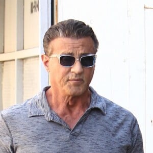 Sylvester Stallone se promène à Beverly Hills. Los Angeles, le 6 octobre 2016.  Sylvester Stallone is out in Beverly Hills. Los Angeles, October 6th, 2016.06/10/2016 - Beverly Hills