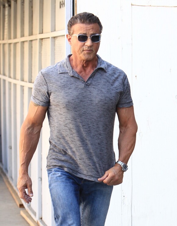 Sylvester Stallone se promène à Beverly Hills. Los Angeles, le 6 octobre 2016.  Sylvester Stallone is out in Beverly Hills. Los Angeles, October 6th, 2016.06/10/2016 - Beverly Hills