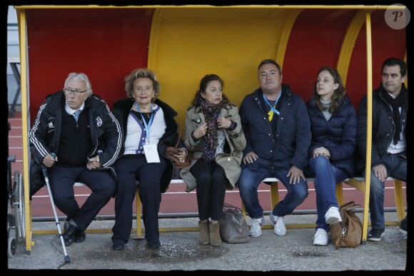 Exclusif - Prix spécial - Jacques Vendroux, Bernadette Chirac, Anne Barrère, Fabien Onteniente, Danuta Pieter - Match de football caritatif organisé par le Variétés Club de France au profit de l'association "+ de Vie" présidée par Bernadette Chirac et de l’association "Urma" présidée par Laurent Blanc au stade Jean-Louis David à Mantes-la-Jolie le 11 octobre 2016. C’est la première sortie officielle de Bernadette Chirac depuis l’hospitalisation de son mari Jacques Chirac et de sa propre hospitalisation. © Alain Guizard/Bestimage (no web - No Blog pour suisse et Belgique)11/10/2016 - Mantes la Jolie