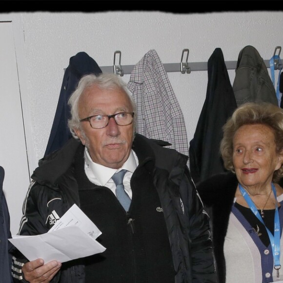 Exclusif - Prix spécial - Fabien Onteniente, Jacques Vendroux, Bernadette Chirac, Danuta Pieter, Anne Barrère - Match de football caritatif organisé par le Variétés Club de France au profit de l'association "+ de Vie" présidée par Bernadette Chirac et de l’association "Urma" présidée par Laurent Blanc au stade Jean-Louis David à Mantes-la-Jolie le 11 octobre 2016. C’est la première sortie officielle de Bernadette Chirac depuis l’hospitalisation de son mari Jacques Chirac et de sa propre hospitalisation. © Alain Guizard/Bestimage (no web - No Blog pour suisse et Belgique)11/10/2016 - Mantes la Jolie
