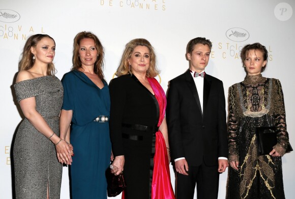 Sara Forestier, Emmanuelle Bercot, Catherine Deneuve, Rod Paradot et Diane Rouxel - Dîner d'ouverture du 68e festival international du film de Cannes. Le 13 mai 2015