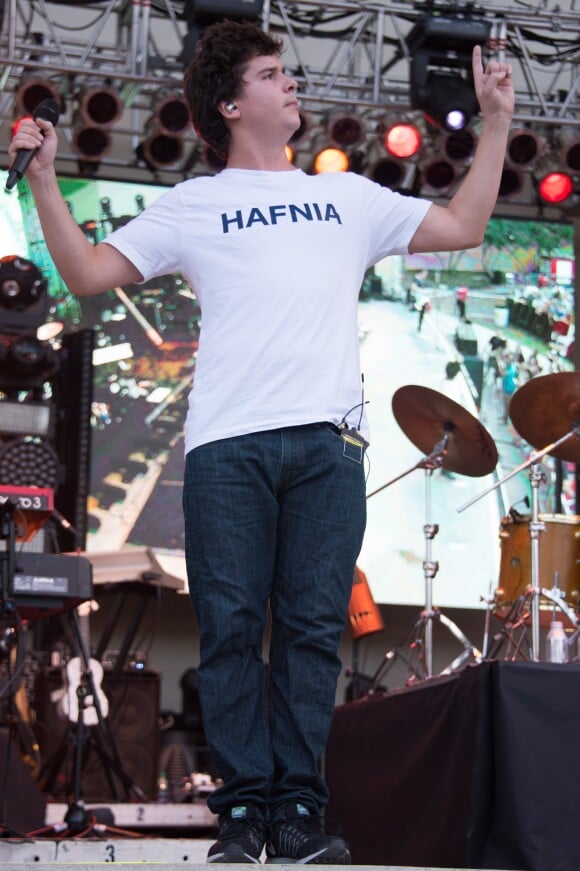 Lukas Graham lors du Sunfest à West Palm Beach, le 27 avril 2016.
