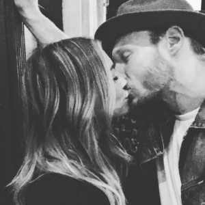 Hilary Duff officialise avec son chéri Jason Walsh sur Instagram, le 17 octobre 2016