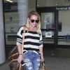 Hilary Duff arrive à l'aéroport de LAX à Los Angeles, le 29 septembre 2016 © CPA/Bestimage