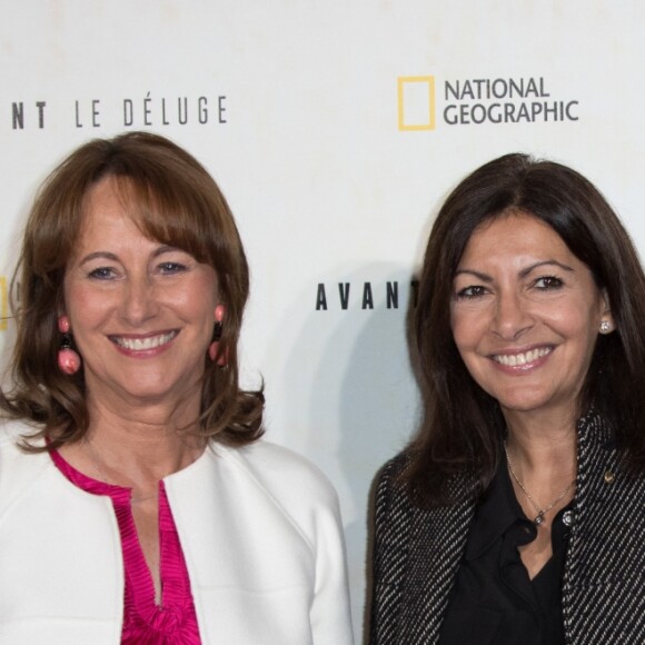 Ségolène Royal et Anne Hidalgo - Avant première du documentaire "Before the flood" au théâtre du Châtelet à Paris le 17 octobre 2016. © Cyril Moreau/Bestimage