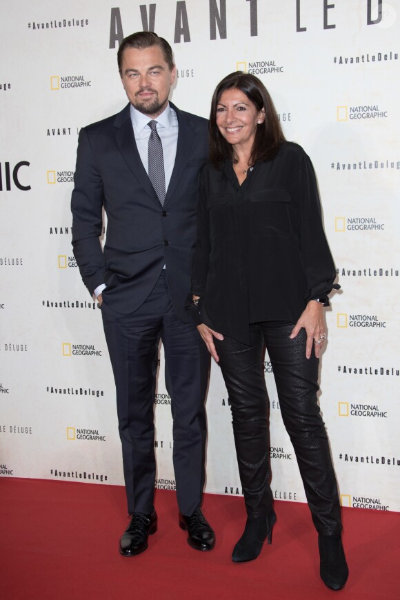 Leonardo DiCaprio et Anne Hidalgo - Avant première "Before the flood" au théâtre du Chatelet à Paris le 17 octobre 2016. © Cyril Moreau/Bestimage  Premiere of "Before the flood" in Paris, France on october 17, 2016.17/10/2016 - Paris