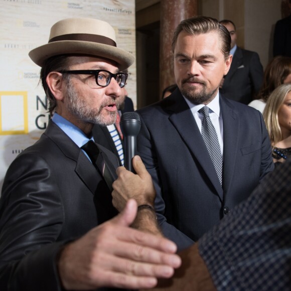 Fisher Stevens et Leonardo DiCaprio - Avant première du documentaire "Before the flood" au théâtre du Châtelet à Paris le 17 octobre 2016. © Cyril Moreau/Bestimage