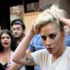 Lady Gaga pose pour ses fans à New York le 16 Novembre 2016.