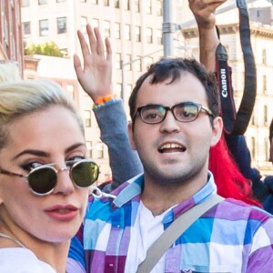Lady Gaga à la sortie des studios de la radio Z100 après l'émission d'Elvis Duran à New York, le 12 septembre 2016.