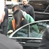 Kim Kardashian arrive à son appartement à New York le 3 octobre 2016. Elle est de retour de Paris où elle a été agressée et détroussée de 10 millions de dollars. Elle a quitté Paris en jet privé ce matin (le 3 octobre 2016) accompagnée de sa mère Kris Jenner. Son mari Kanye West est venu la chercher à l'aéroport Teterboro.