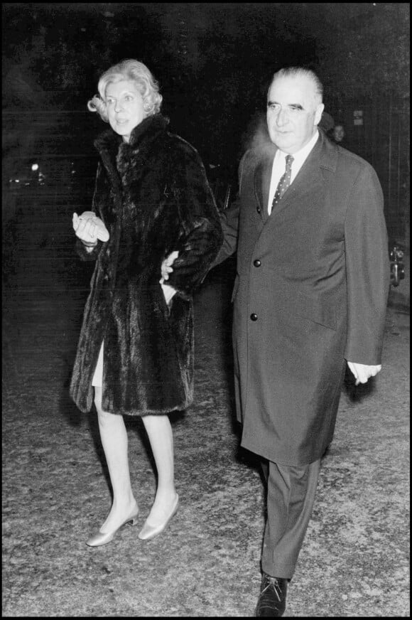 Georges et Claude Pompidou en soirée, image d'archives