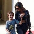 Kourtney Kardashian et son fils Mason se rendent à un cours de travaux pratiques à Calabasas, le 4 octobre 2016  Please hide children face prior publication Reality star Kourtney Kardashian and her son Mason go to an art class in Calabasas, California on October 4, 2016. Kourtney recently got back to Los Angeles from Paris after immediately leaving shortly after her sister Kim was robbed at her luxury apartment in Paris on Sunday night.04/10/2016 - Calabasas