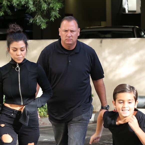 Kourtney Kardashian dépose son fils Mason à l'école, Los Angeles, le 18 octobre 2016