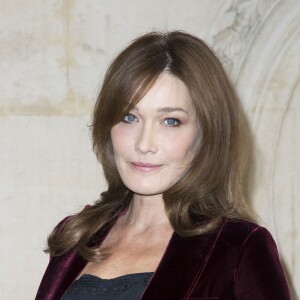 Carla Bruni-Sarkozy au défilé "Christian Dior", collection prêt-à-porter Printemps-Eté 2017 à Paris, le 30 septembre 2016.