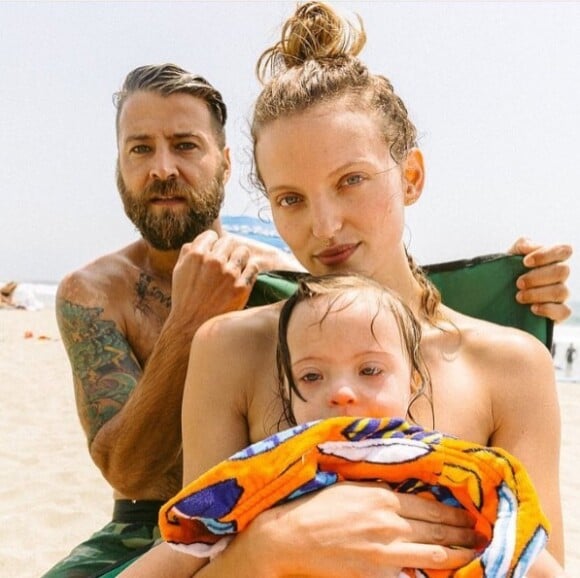 Mike Quinones, Amanda Booth et leur fils Micah (Instagram).