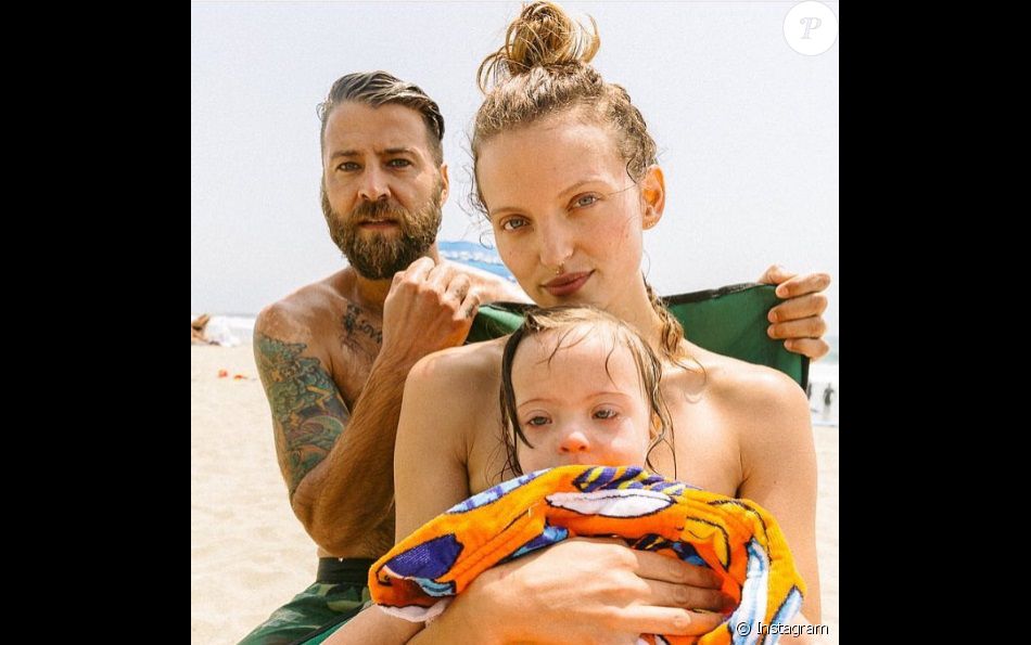 Mike Quinones, Amanda Booth et leur fils Micah (Instagram). Purepeople