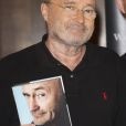 Phil Collins sort son autobiographie 'Not Dead Yet', à Piccadilly, Londres le 18 octobre 2016