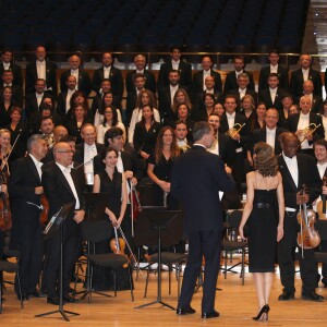 Le roi Felipe VI et la reine Letizia d'Espagne assistaient le 20 octobre 2016 au concert précédant la remise des Prix Princesse des Asturies, à Oviedo.